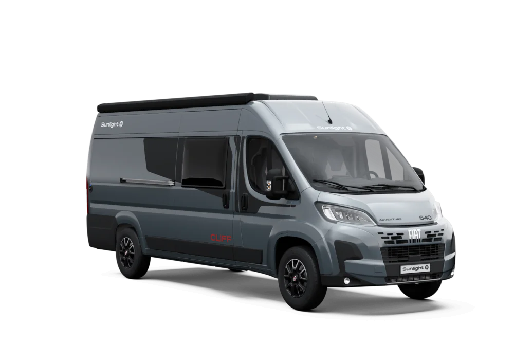 Ein Sunlight Cliff 640 Wohnmobil von vorne