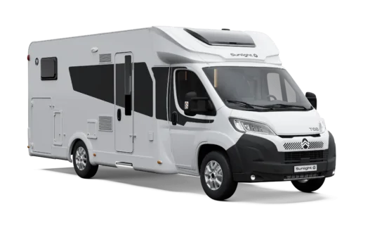 Ein teilintegriertes Wohnmobil der Marke Sunlight steht auf einem transparenten Hintergrund.